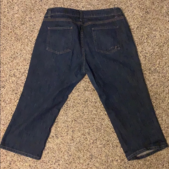 Curvy capris - Picture 2 of 3